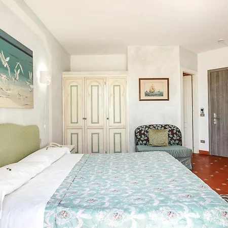 Hotel Stefania Boutique By The 4*