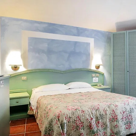 Stefania Boutique By The Hotel