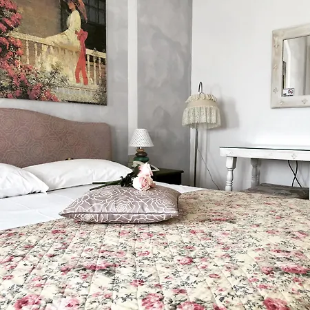 Stefania Boutique By The
