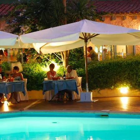 ホテル ステファニア ブティック バイ ザ ビーチ