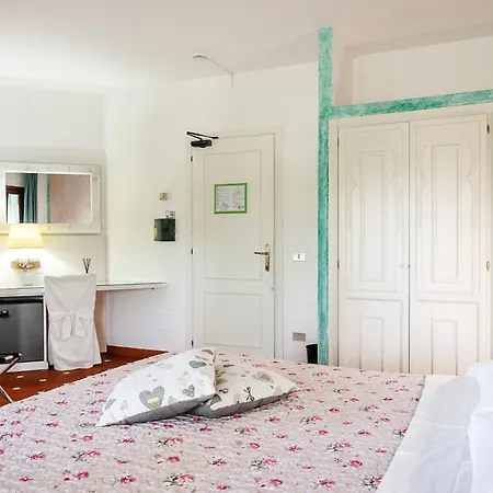 Stefania Boutique By The Hotel 4*