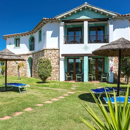 ステファニア ブティック バイ ザ ビーチ 4* オルビア