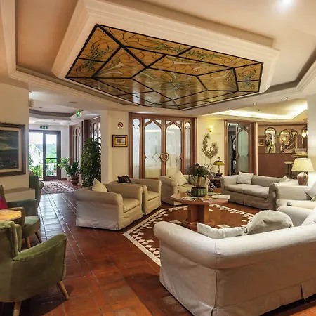 Stefania Boutique By The 4*