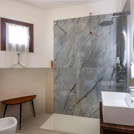 Stefania Boutique By The 4*