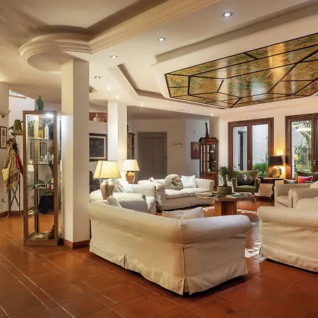 Stefania Boutique By The Olbia