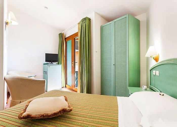 Stefania Boutique By The